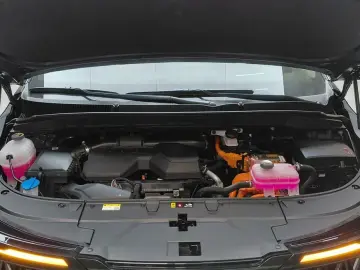2025 Kia Carnival с пробегом 9 275 км