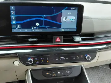 2025 Kia Carnival с пробегом 9 275 км