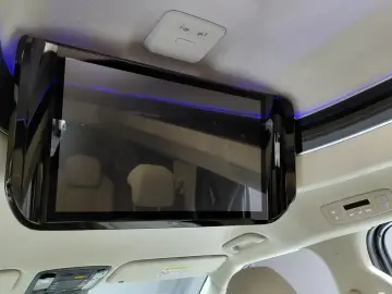 2025 Kia Carnival с пробегом 9 275 км