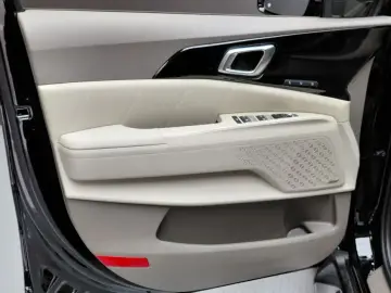 2025 Kia Carnival с пробегом 9 275 км