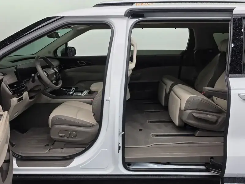 2025 Kia Carnival с пробегом 3 434 км