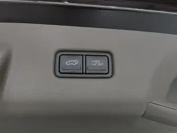 2025 Kia Carnival с пробегом 9 275 км