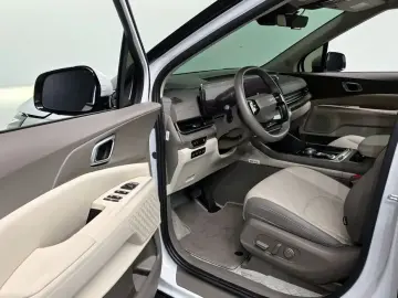 2025 Kia Carnival с пробегом 7 454 км