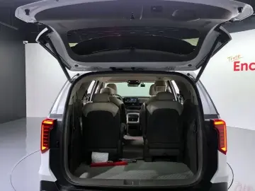 2025 Kia Carnival с пробегом 7 454 км