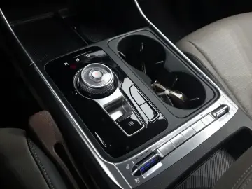 2025 Kia Carnival с пробегом 9 863 км