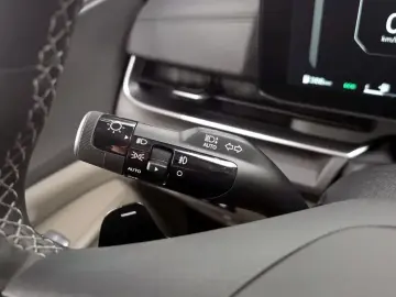 2025 Kia Carnival с пробегом 9 863 км
