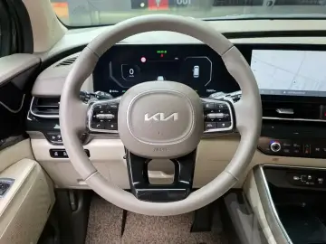 2024 Kia Carnival с пробегом 72 657 км