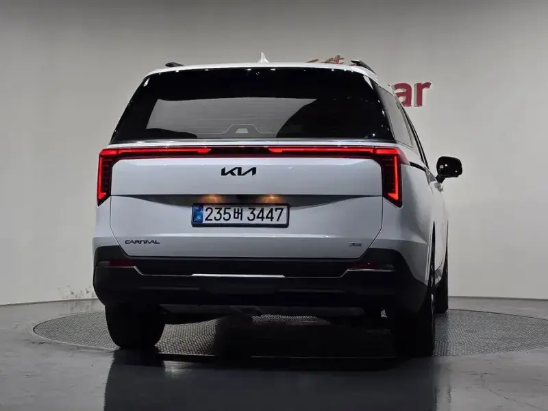 2026 Kia Carnival с пробегом 10 км