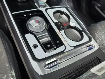 2026 Kia Carnival с пробегом 10 км
