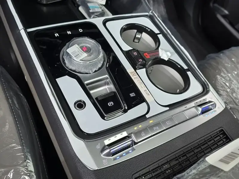 2026 Kia Carnival с пробегом 10 км