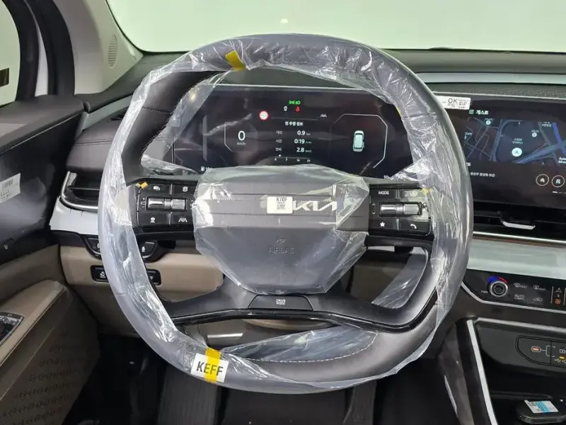 2026 Kia Carnival с пробегом 10 км