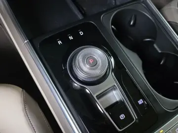 2025 Kia Carnival с пробегом 16 028 км