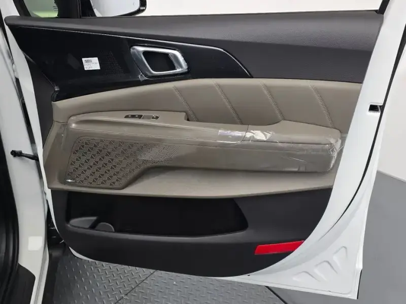 2026 Kia Carnival с пробегом 10 км