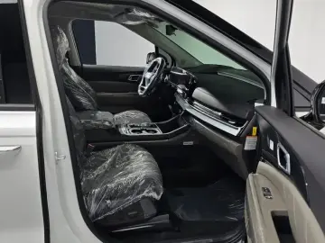 2026 Kia Carnival с пробегом 10 км