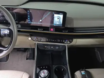 2025 Kia Carnival с пробегом 16 028 км