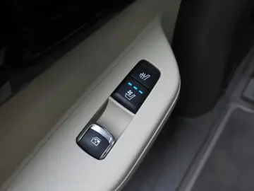 2025 Kia Carnival с пробегом 16 028 км