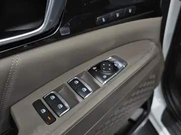 2026 Kia Carnival с пробегом 10 км