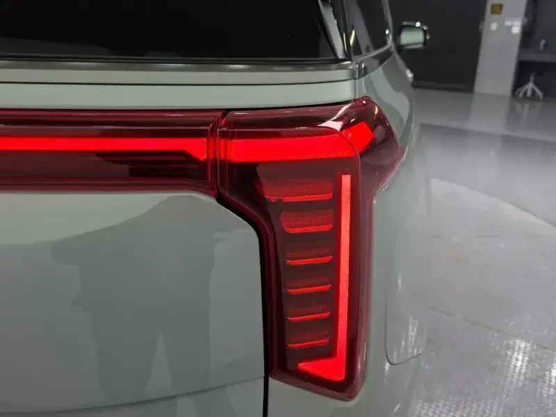 2025 Kia Carnival с пробегом 16 028 км