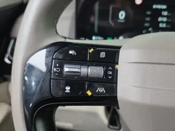 2025 Kia Carnival с пробегом 16 028 км