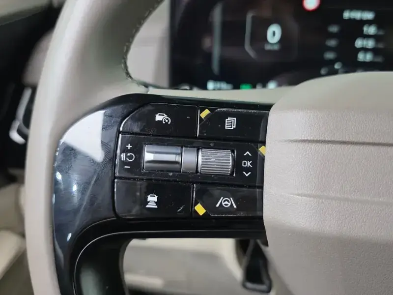 2025 Kia Carnival с пробегом 16 028 км
