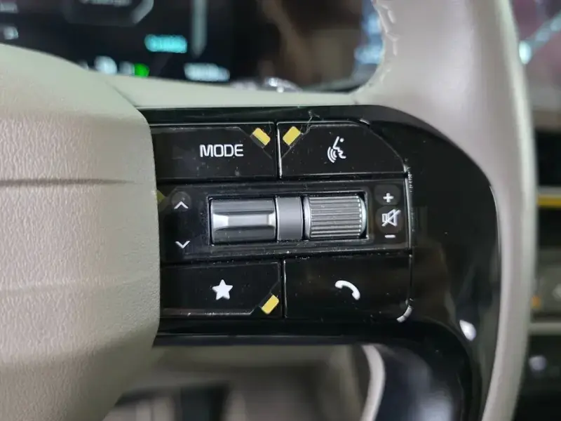2025 Kia Carnival с пробегом 16 028 км