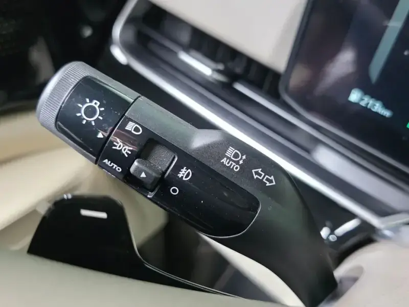 2025 Kia Carnival с пробегом 16 028 км