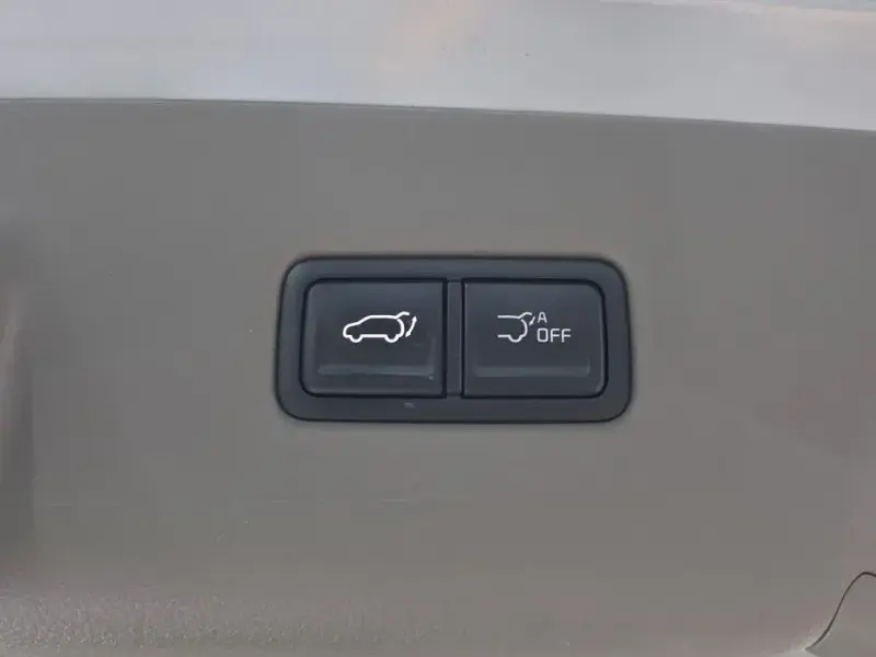 2025 Kia Carnival с пробегом 16 028 км