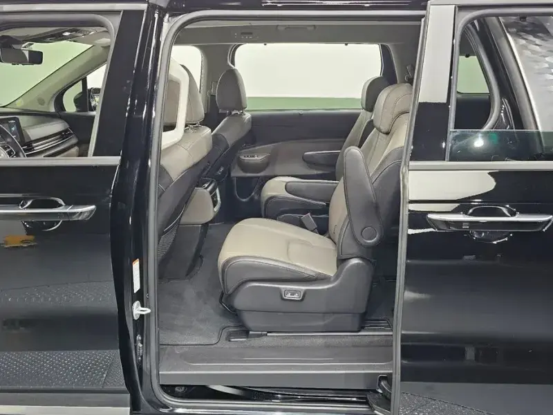 2024 Kia Carnival с пробегом 34 946 км
