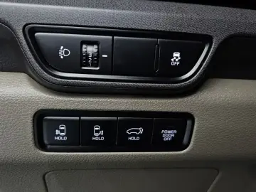 2024 Kia Carnival с пробегом 34 946 км