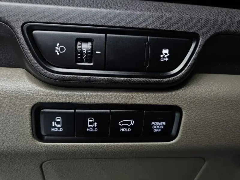 2024 Kia Carnival с пробегом 34 946 км