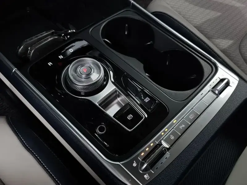 2025 Kia Carnival с пробегом 8 992 км