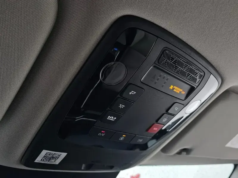 2025 Kia Carnival с пробегом 8 992 км
