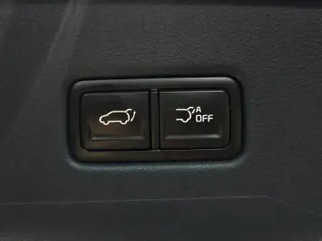 2025 Kia Carnival с пробегом 8 992 км
