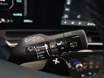 2025 Kia Carnival с пробегом 8 992 км