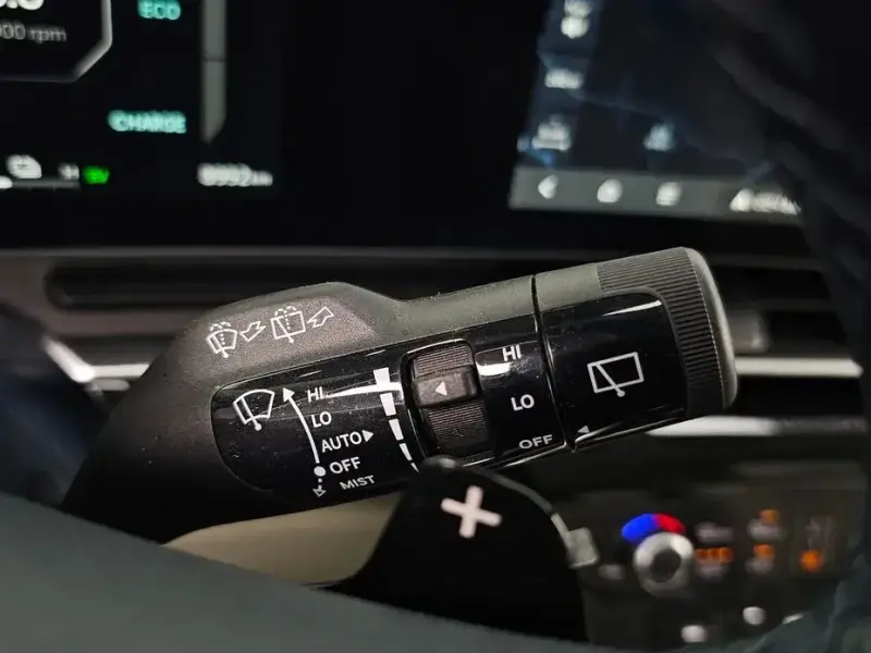 2025 Kia Carnival с пробегом 8 992 км