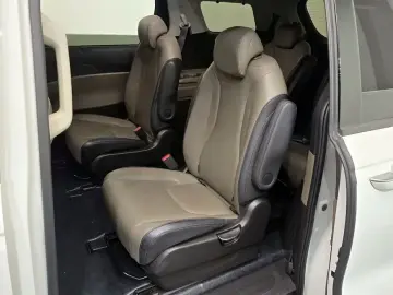 2024 Kia Carnival с пробегом 41 007 км