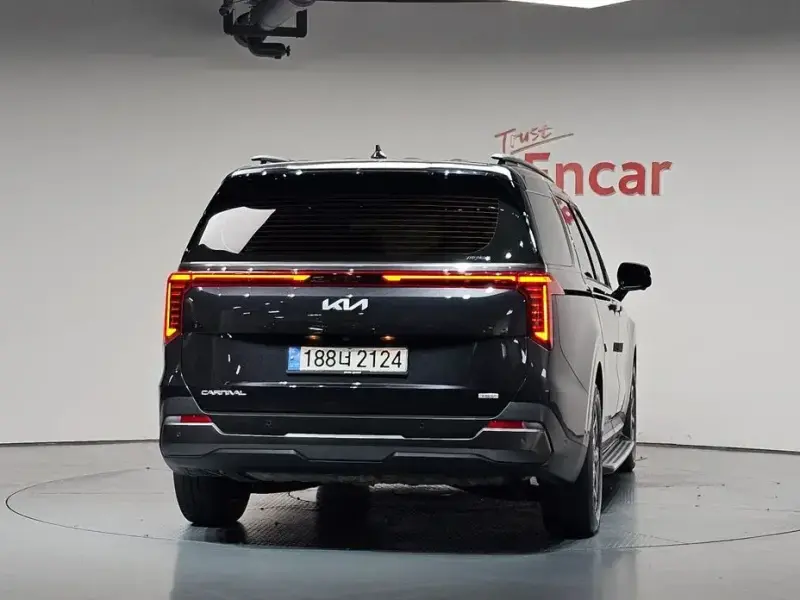 2024 Kia Carnival с пробегом 57 483 км