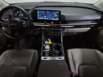 2024 Kia Carnival с пробегом 57 483 км