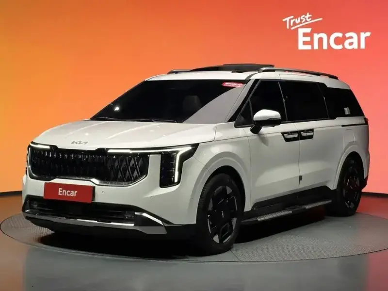 2025 Kia Carnival с пробегом 13 182 км