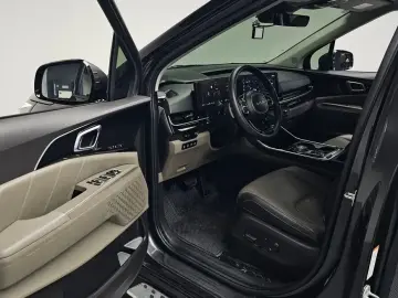 2024 Kia Carnival с пробегом 57 483 км