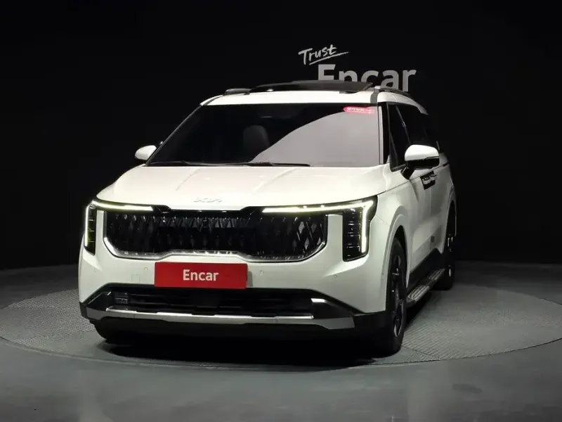 2025 Kia Carnival с пробегом 13 182 км