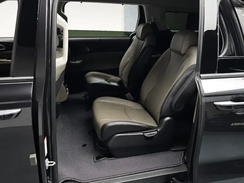 2024 Kia Carnival с пробегом 57 483 км