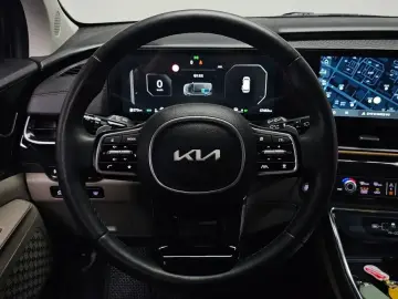 2024 Kia Carnival с пробегом 57 483 км