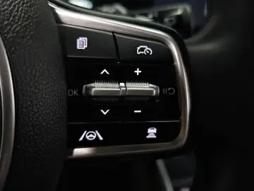 2024 Kia Carnival с пробегом 57 483 км