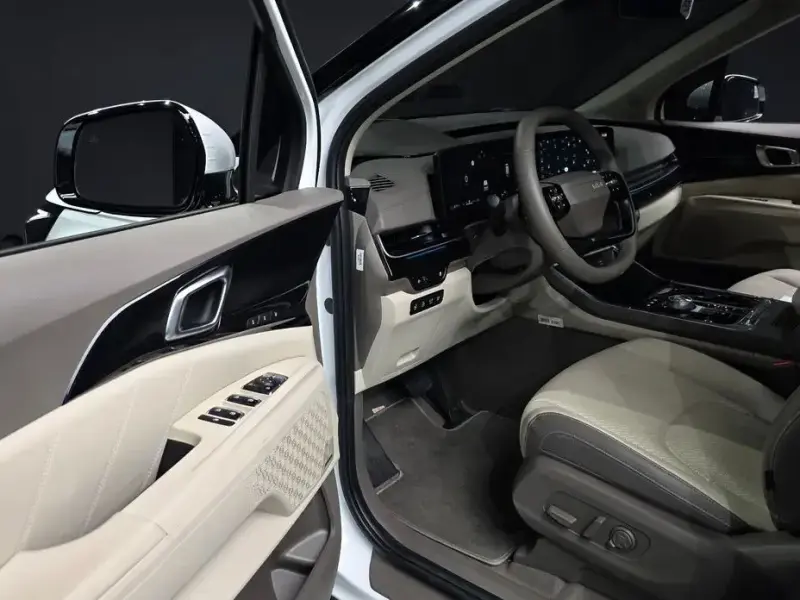 2025 Kia Carnival с пробегом 13 182 км