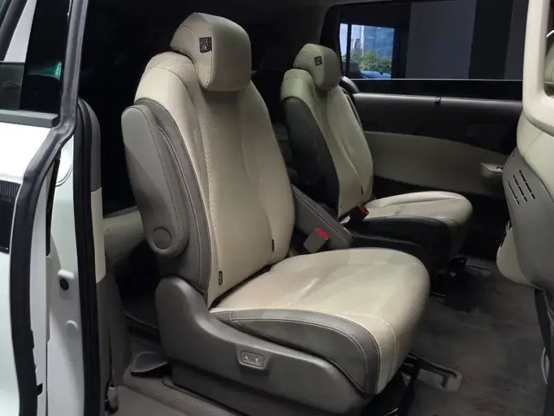 2025 Kia Carnival с пробегом 13 182 км