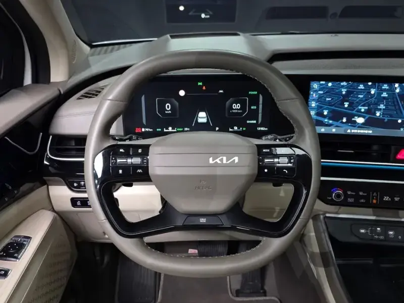 2025 Kia Carnival с пробегом 13 182 км