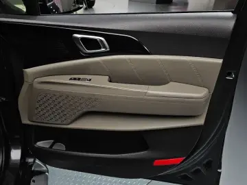 2024 Kia Carnival с пробегом 57 483 км