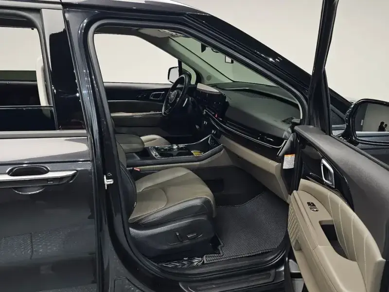 2024 Kia Carnival с пробегом 57 483 км