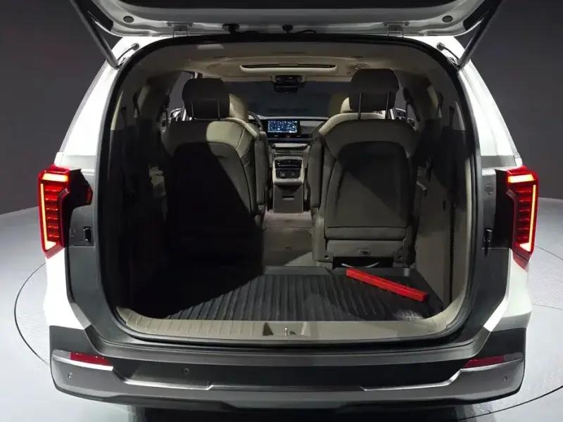 2025 Kia Carnival с пробегом 13 182 км